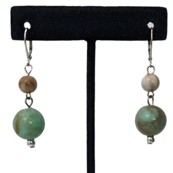 Bundle of 2 Pairs of Earrings Silver-tone Dangle Earrings Green Beaded Earrings - Picture 2 of 6